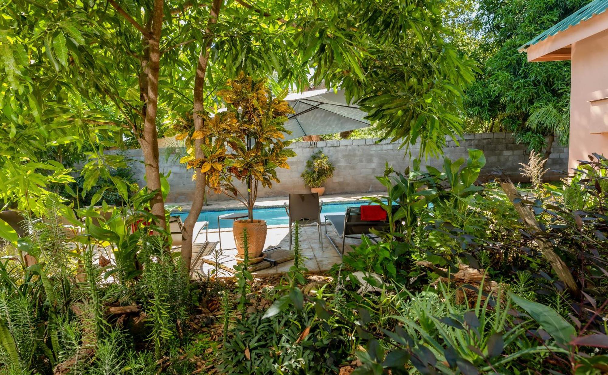 Вилла Hungwe House Водопад Виктория Экстерьер фото